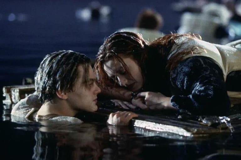 Subastaron por una cifra extraordinaria la puerta del Titanic en la que Rose flotó luego de hundirse el barco