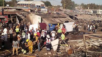 Suben a 36 los muertos tras la explosión de una fábrica de pirotecnia en México