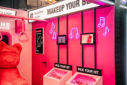 Subí el volumen de tu look, por Maybelline.
