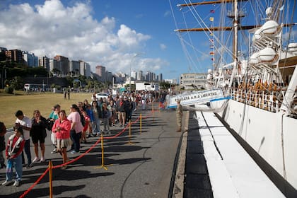 Subir a la fragata, una postal del verano