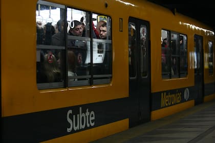 La línea C de subtes está interrumpida por una falla técnica