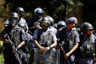 Sudáfrica arresta a 12 altos mandos policiales por presunta corrupción