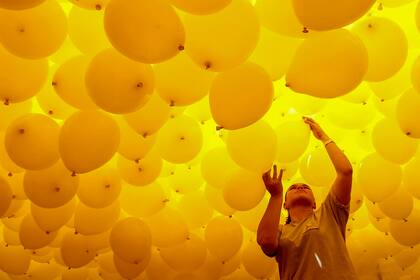 Suelta de globos en San Pablo en la previa de los festejos de fin de año