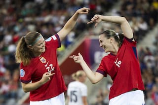 Suiza logra gol tardío y empata con Finlandia para avanzar a cuartos de final