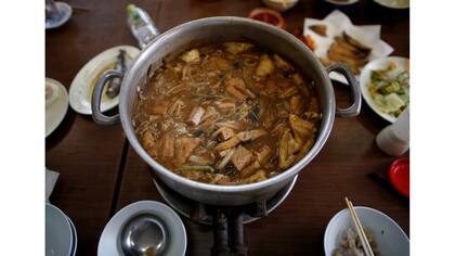 "Chanko nabe" un plato asociado con los luchadores de sumo.