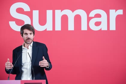 Sumar critica la "opacidad" del PSOE con el envío de armas a Ucrania y exige llevarlo con "transparencia" al Congreso