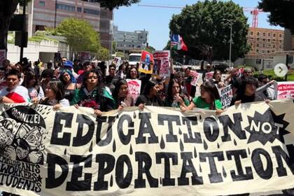 Summer of resistance, es una organización multisectorial que busca contrarrestas las acciones del ICE en LA