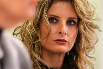Summer Zervos durante una conferencia de prensa anunciando la presentación de una demanda contra el presidente saliente Donald Trump en Los Ángeles, 17 de enero de 2017