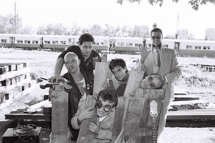 Sumo, con su formación más conocida: Luca Prodan, Ricardo Mollo, Superman Troglio, Diego Arnedo, Germán Daffunchio y Roberto Pettinato 