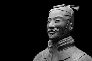 Sun Tzu: “Muévete rápido como el viento y compacto como el bosque, ataca como el fuego y permanece inmóvil como la montaña”