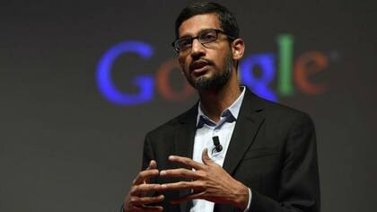 Sundar Pichai asumió las riendas de Google en 2015, estudió ingeniería en la India y luego se fue a estudiar a las universidades de Stanford y Wharton y se quedó trabajando gracias al programa de visas H-1B; el 70% de estas visas beneficia a profesionales de la India