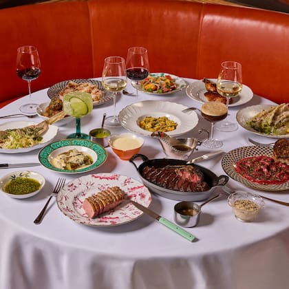 Sunny's Steakhouse se destacó por lograr combinar platos de comida deliciosos y un ambiente agradable