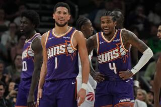Suns vencen 120-98 a los Raptors y frenan una racha de cinco derrotas