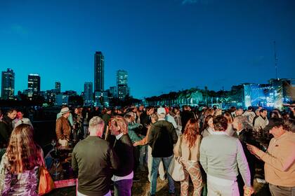 Sunset & after polo. Los aficionados disfrutaron de una propuesta relajada por parte de la bodega para compartir el post partido.