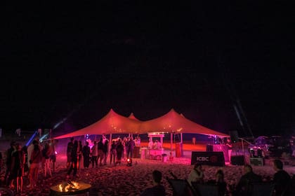 #SunsetMartitegui, la propuesta con la que ICBC agasajó a sus clientes en el exclusivo balneario Cozumel, en las playas de Cariló.