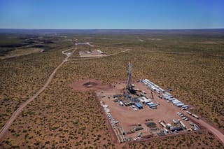 Superávit comercial de energía de Argentina podría alcanzar 11.000 millones de dólares en 2026: presidente ejecutivo de YPF