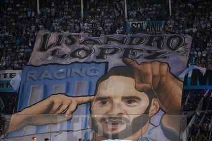 Licha López, la última bandera de Racing: goleador en los dos ciclo, la comunión con el hincha fue otro distintivo de la trayectoria del delantero