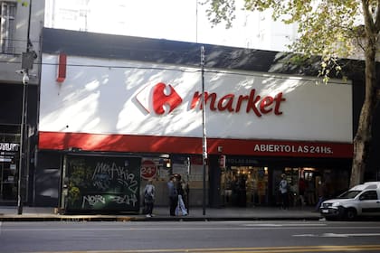 Supermercado Carrefour en Av. Santa Fe 3368 y Vidt