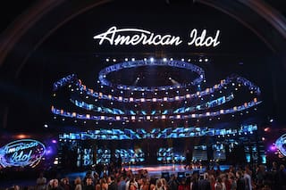 Supervisor musical de 'American Idol' y su esposo encontrados muertos en su casa de Los Ángeles