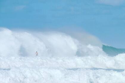 Surfista en las playas de Oahu, Hawái (Facebook / Hawaii a tu medida)