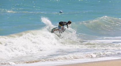 Surfistas acuden a Vero Beach a practicar en sus olas (Visit The USA)