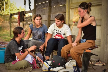 Sus amigas Jacinta Delfino y Azul Zavaleta y su prima Ámbar Heguy comparten su pasión por el polo