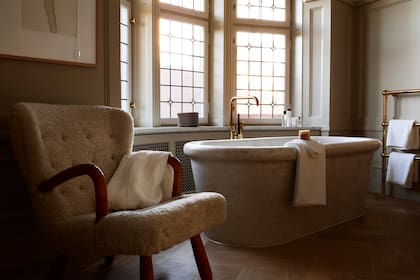 Sus espacios se caracterizan por ser cálidos, reconfortantes, seguros, serenos y acogedores