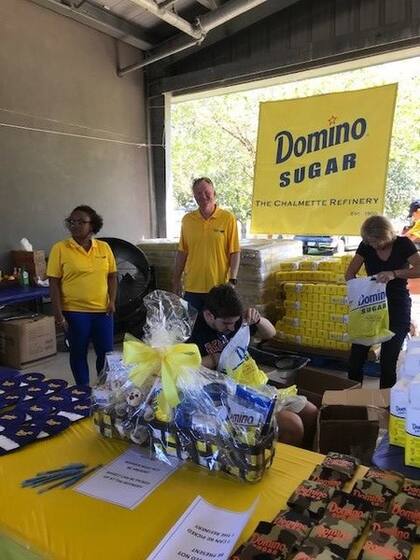 Sus instalaciones procesan materia prima para comercializar productos bajo nombres de alcance global como Domino