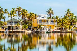 Sus orígenes se remontan a mapas españoles del siglo XVI y a un tren que impulsó su auge en el XIX