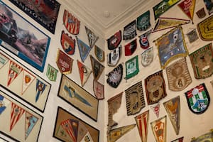 “Han venido con un martillo para clavar sus banderines en la pared”