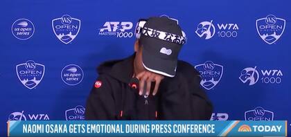 Sus peores momentos: Osaka llora durante una conferencia de prensa en Cincinnati