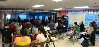 Sus talleres brindan información sobre cómo los inmigrantes pueden actuar frente a una posible detención