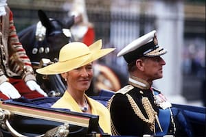 Susan Barrantes y Felipe de Edimburgo en 1986, durante el casamiento de Sarah Ferguson y el príncipe Andrés.