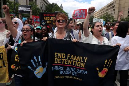 Susan Sarandon marchó contra las políticas de inmigración de Donald Trump y fue arrestada