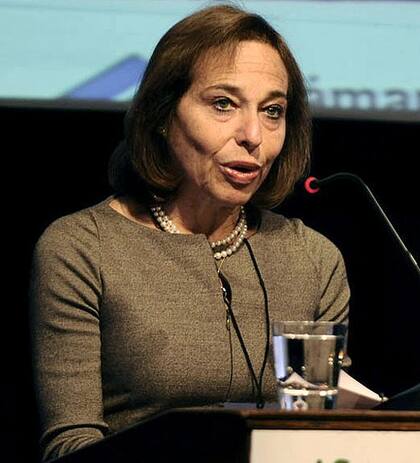 Susan Segal: "Implementar un programa económico y tener éxito no es un proceso que dure solo seis meses"