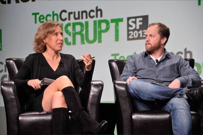 Susan Wojcicki, CEO de Youtube, anunció que se asociaría a Wikipedia para combatir las noticias falsas. 