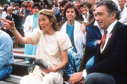 Susan y Héctor Barrantes en un partido de polo, en Inglaterra, en 1989