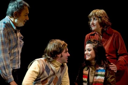 El trabajo de Susana Di Gerónimo fue muy elogiado y premiado en Kalvkött, carne de ternera, de Silvina Chague, junto a Alejo Mango, Nelson Rueda y Belén Brito, dirigidos por Corina Fiorillo