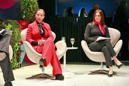 Aleandra Scafati (Ecomujeres-UCA) y Silvia Stang (LA NACION)