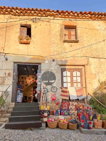 Suvenires en el casco antiguo de Tossa