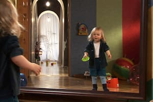 El reflejo y sus grietas: un recorrido por el mundo de los espejos y su fascinante multiplicación del mundo