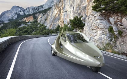 Switchblade puede circular por la calle a 200 km/h de velocidad máixma; en vuelo tiene una velocidad máxima de 300 km/h