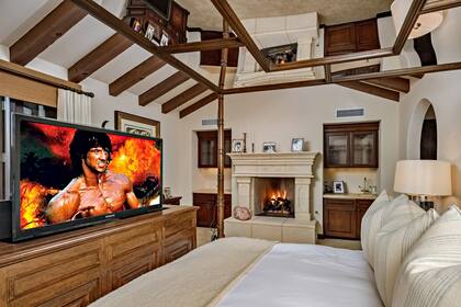 Sylvester Stallone malvende una mansión en plena pandemia