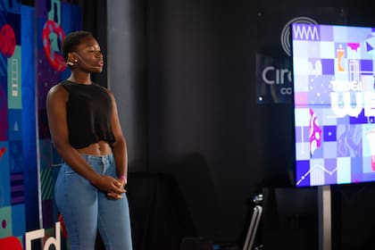 Sylvie Furaha a los 21 años en su presentación en Clubes TED-Ed