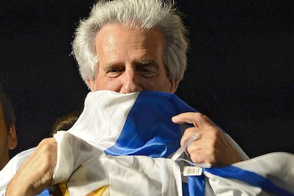 Tabaré Vázquez, nuevamente presidente de los uruguayos, ayer festejó el triumfo