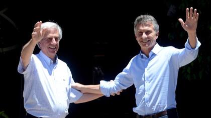 Tabaré Vázquez, presidente uruguayo, y Mauricio Macri, hoy enfrentados por la inclusión de Paraguay en el Mundial 2030