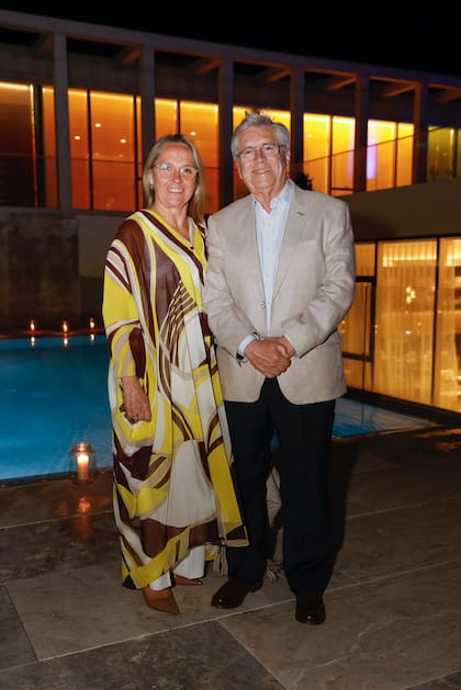 Tabaré Viera Duarte, ministro de turismo de Uruguay, y su esposa. 
