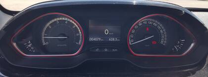 Tablero del Peugeot 208 GTI