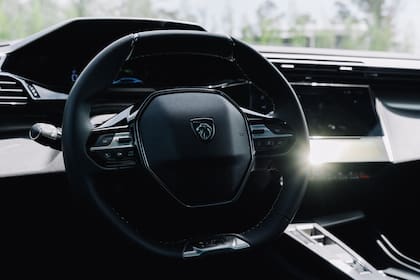 Tablero digital 3D y pantalla de 10’’.