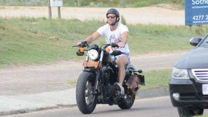 Tacho y su Harley, de paseo en Punta